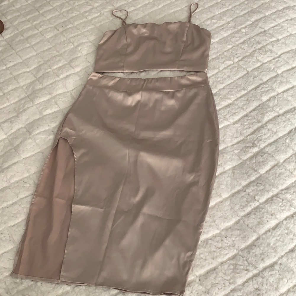 Two-Piece Set - Picture 2 of 10